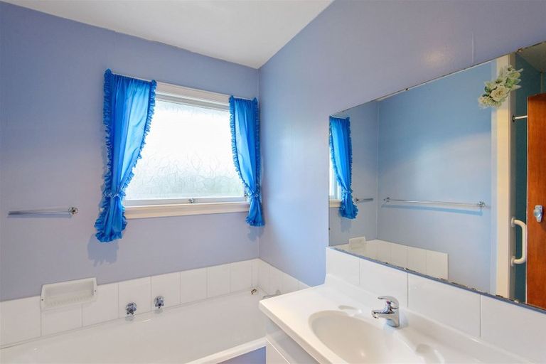 Photo of property in 12 Springmead Place, Hornby, Christchurch, 8042