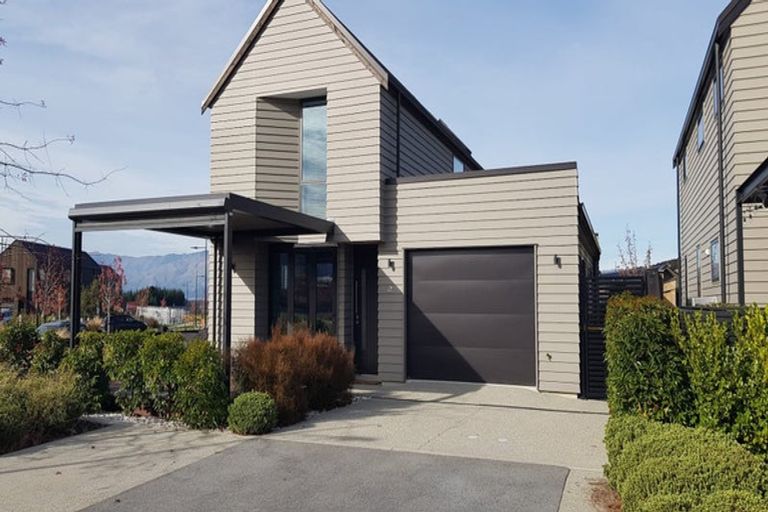 Photo of property in 6 Learning Rock Lane, Wanaka, 9305