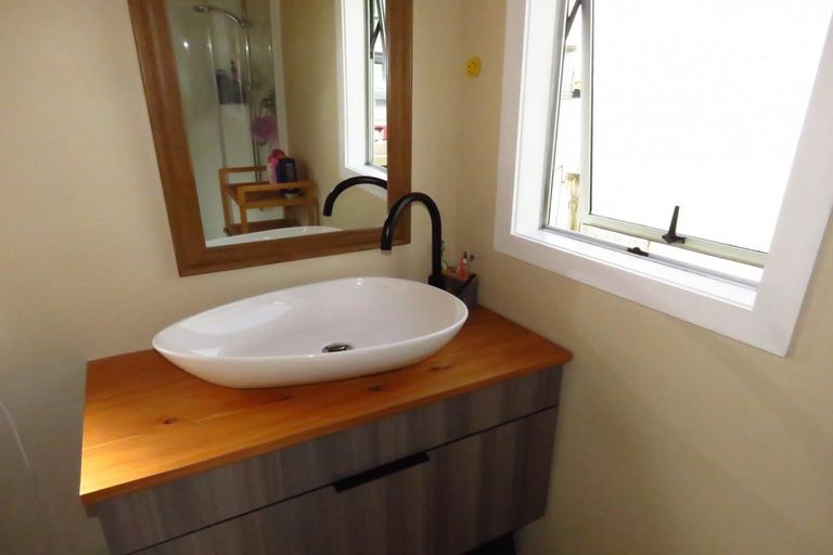 Photo of property in 5 Fonblanque Street, Westport, 7825