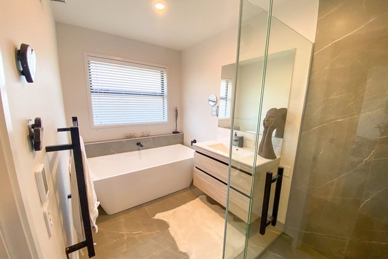 Photo of property in 48 Stratford Drive, Mount Pisa, Cromwell, 9383