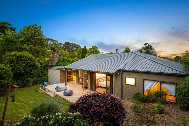 Photo of property in 1/1 Flavia Close, Torbay, Auckland, 0630