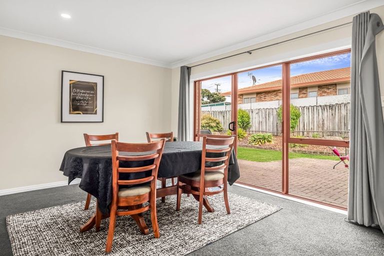 Photo of property in 24 San Domingo Rise, Henderson, Auckland, 0612