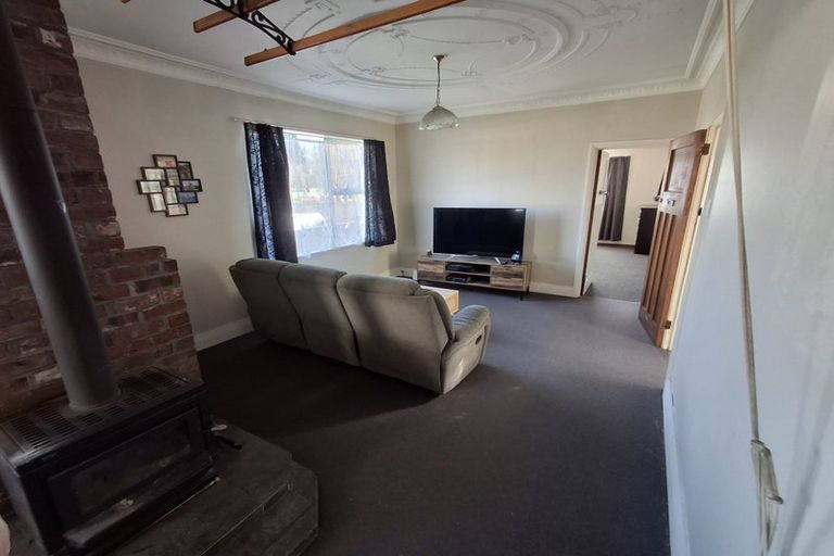 Photo of property in 63 Main Road, Clinton, 9534