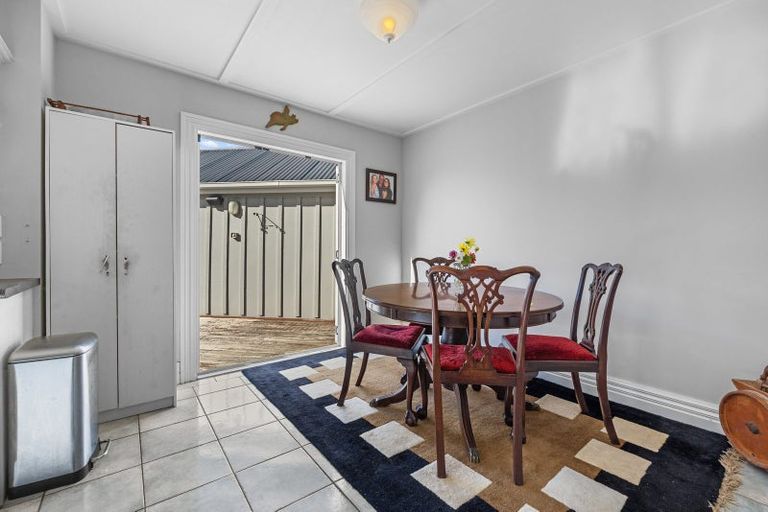 Photo of property in 1032 Scenic Drive North, Swanson, Auckland, 0816