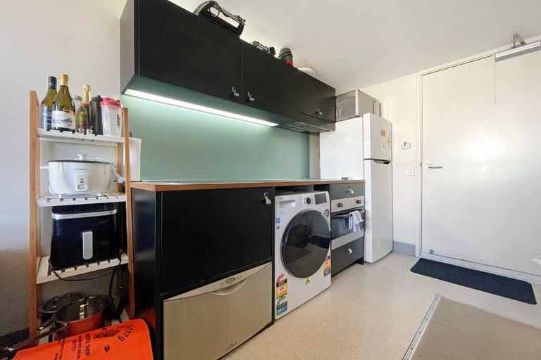 Photo of property in Urbane Apartments, 50/29 Webb Street, Mount Cook, Wellington, 6011