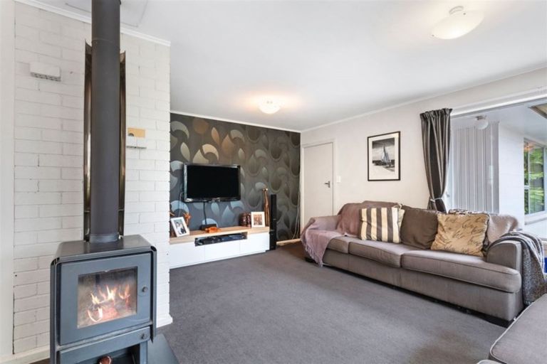 Photo of property in 49 Kathleen Crescent, Hornby, Christchurch, 8042