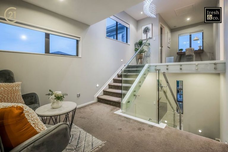 Photo of property in 33 Kirikiri Drive, Papakura, 2110