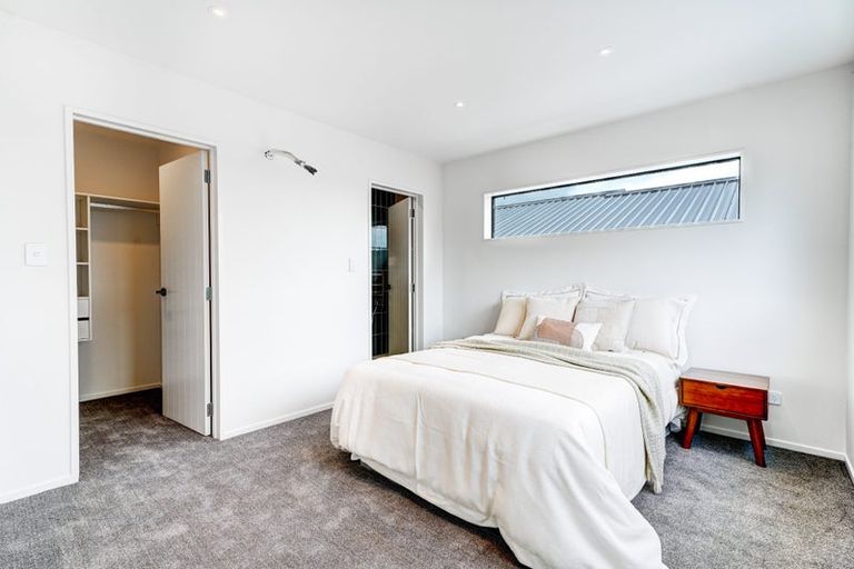 Photo of property in 2 Tiri View Place, Waiake, Auckland, 0630