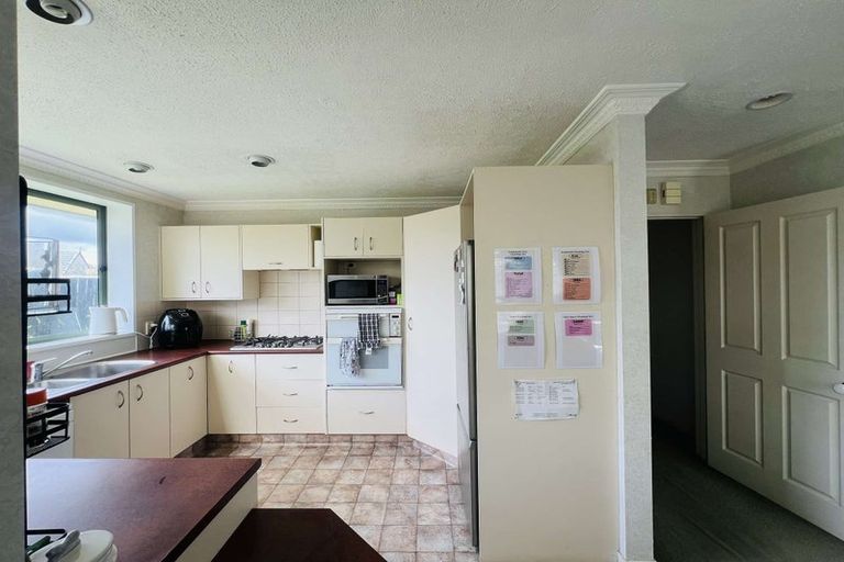 Photo of property in 30 Caroline Crescent, Highbury, Palmerston North, 4412