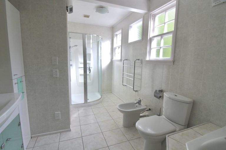 Photo of property in 13 David Crescent, Karori, Wellington, 6012
