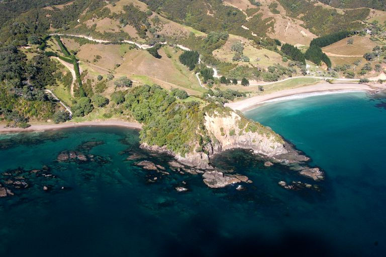 Photo of property in 354 Rockell Road, Whananaki, Hikurangi, 0181