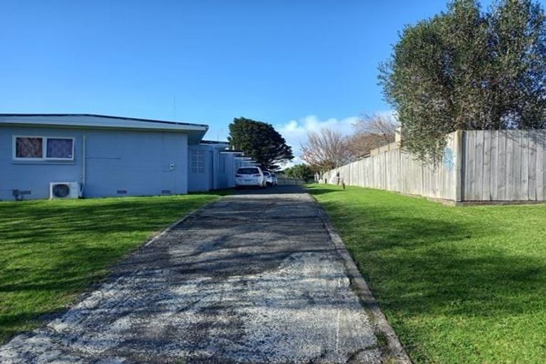Photo of property in 18 Kent Street, Waiuku, 2123