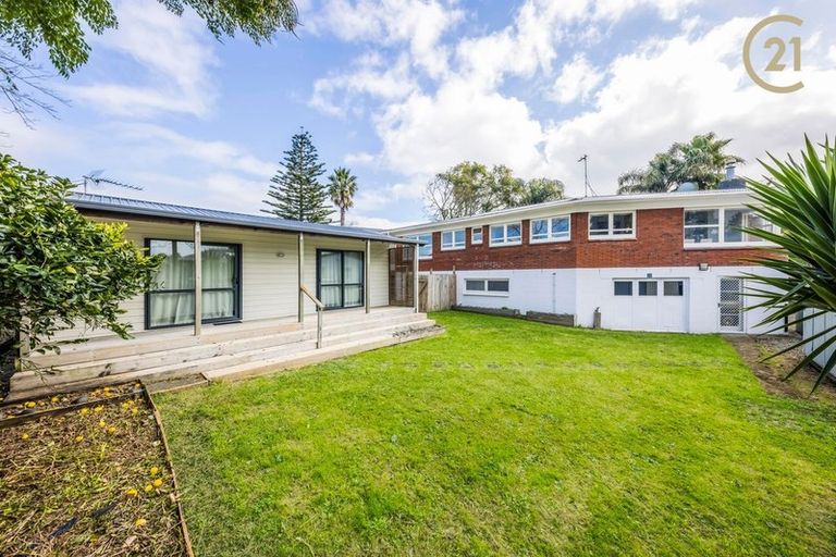 Photo of property in 3 Halberg Street, Papakura, 2110