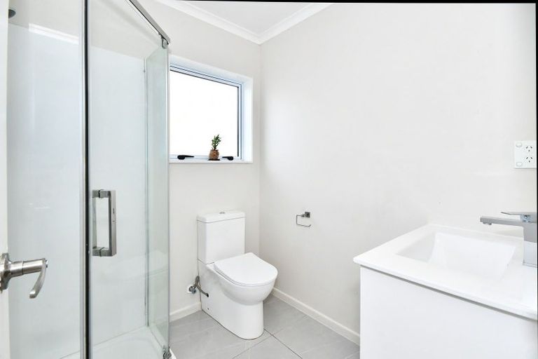 Photo of property in 55a Senator Drive, Manurewa, Auckland, 2105