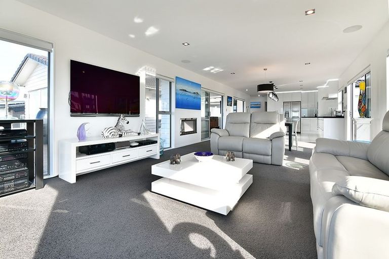 Photo of property in 30 Manhattan Rise, Orewa, 0931