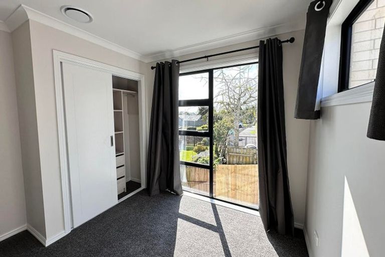 Photo of property in 19 Artesia Close, Shamrock Park, Auckland, 2016