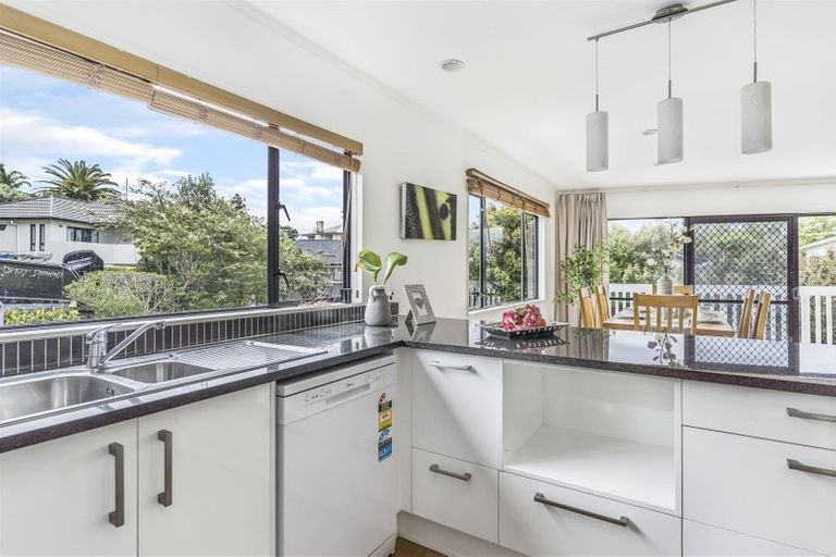 Photo of property in 14 Mccahill Views, Botany Downs, Auckland, 2010