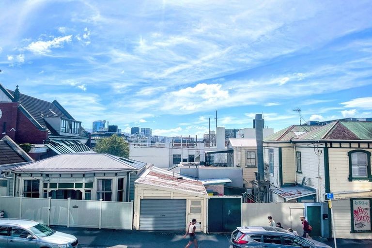 Photo of property in Qba Apartments, 1m/51 Webb Street, Mount Cook, Wellington, 6011