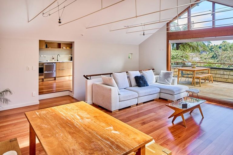 Photo of property in 1a Waitohu Road, York Bay, Lower Hutt, 5013