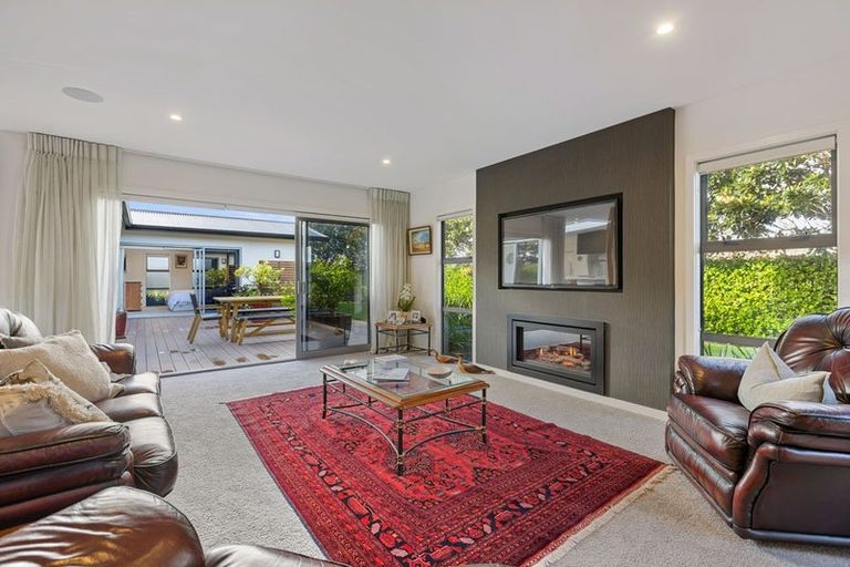 Photo of property in 4 Wentworth Lane, Waiwhakaiho, New Plymouth, 4312