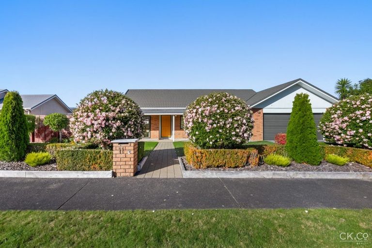 Photo of property in 11 Ormrod Grove, Riverstone Terraces, Upper Hutt, 5018