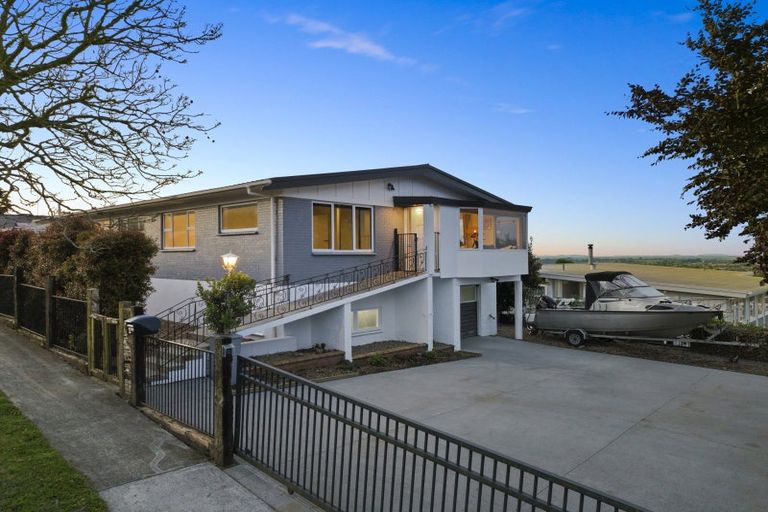 Photo of property in 1a Routly Avenue, Pukekohe, 2120