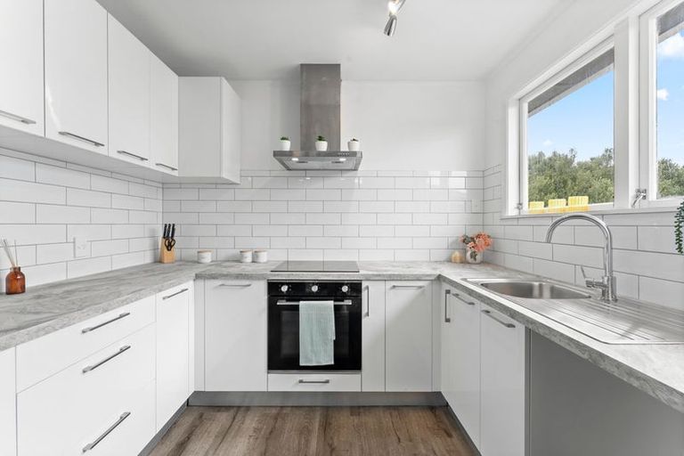 Photo of property in 21 Mcquarrie Avenue, Wattle Downs, Auckland, 2103