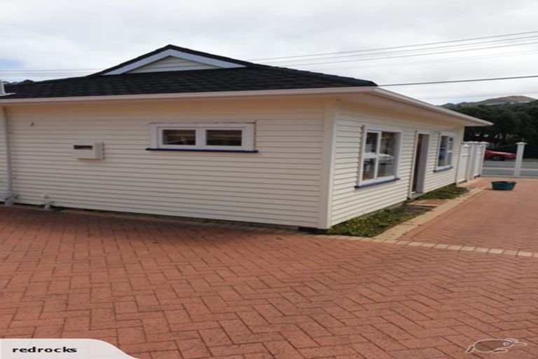 Photo of property in 333 The Parade, Island Bay, Wellington, 6023