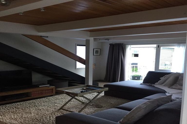 Photo of property in 24 Cottleville Terrace, Thorndon, Wellington, 6011