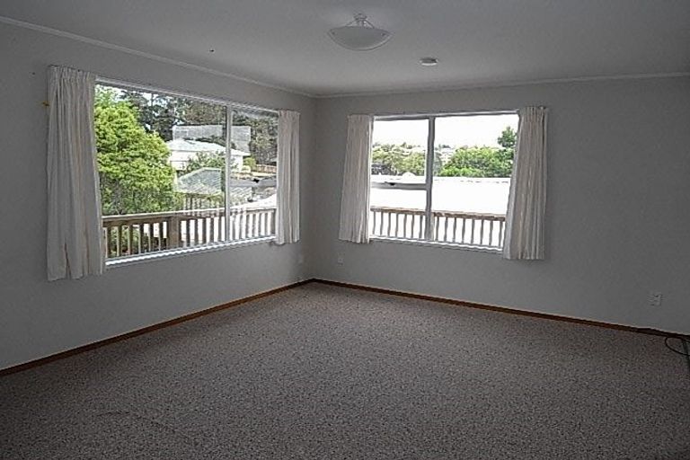 Photo of property in 35 Gallony Avenue, Massey, Auckland, 0614