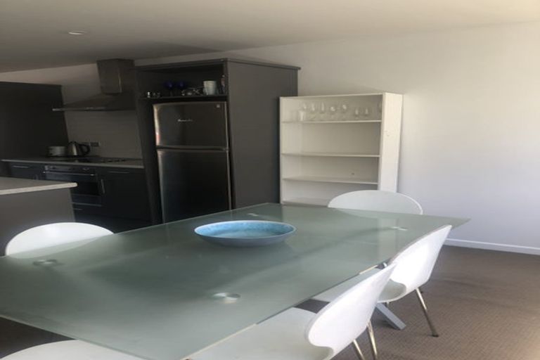 Photo of property in 2/37 Daniell Street, Newtown, Wellington, 6021