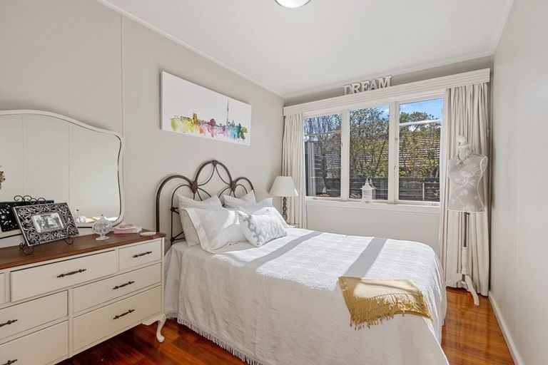 Photo of property in 2/172 Centaurus Road, Saint Martins, Christchurch, 8022