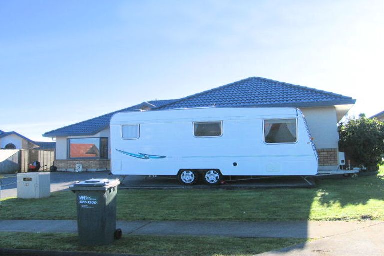 Photo of property in 22 Nephin Place, East Tamaki Heights, Auckland, 2016
