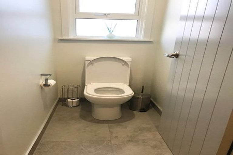 Photo of property in 52 Kiwi Crescent, Tawa, Wellington, 5028