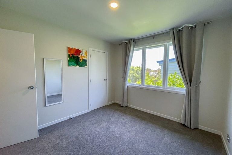 Photo of property in 39a Fairclough Road, Beach Haven, Auckland, 0626