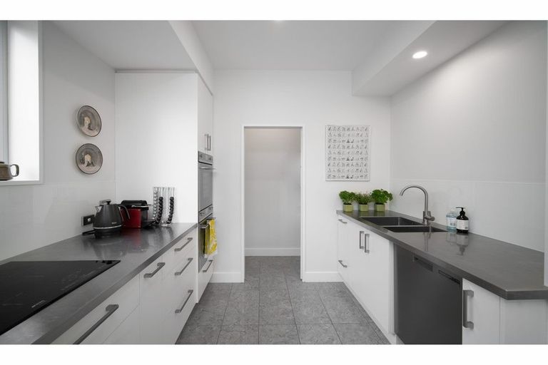 Photo of property in 17 Innes Road, St Albans, Christchurch, 8052