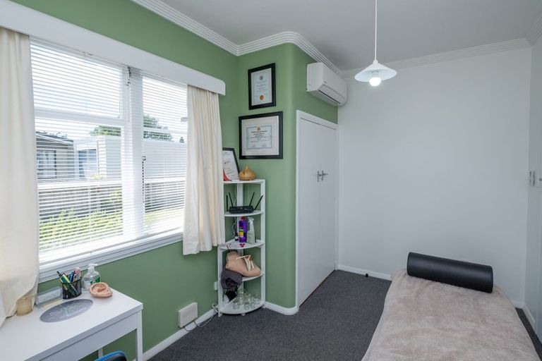 Photo of property in 17 Falstaff Street, Stratford, 4332