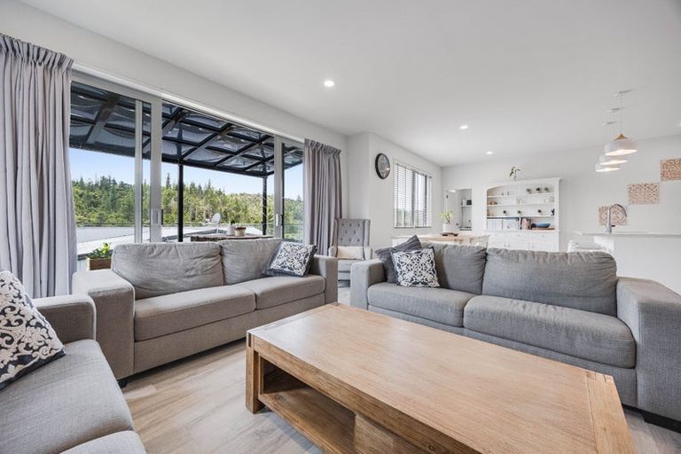 Photo of property in 67 Pacific Heights Road, Orewa, 0931
