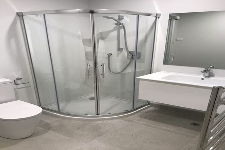 Photo of property in 7 Weka Close, Red Beach, 0932