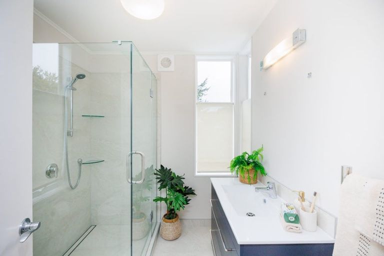 Photo of property in 221b Victoria Avenue, Hokowhitu, Palmerston North, 4410