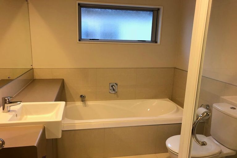 Photo of property in 96 Flat Bush School Road, Flat Bush, Auckland, 2019