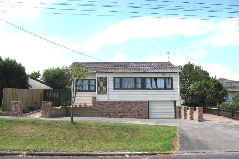 Photo of property in 2 Arahoe Road, New Lynn, Auckland, 0600