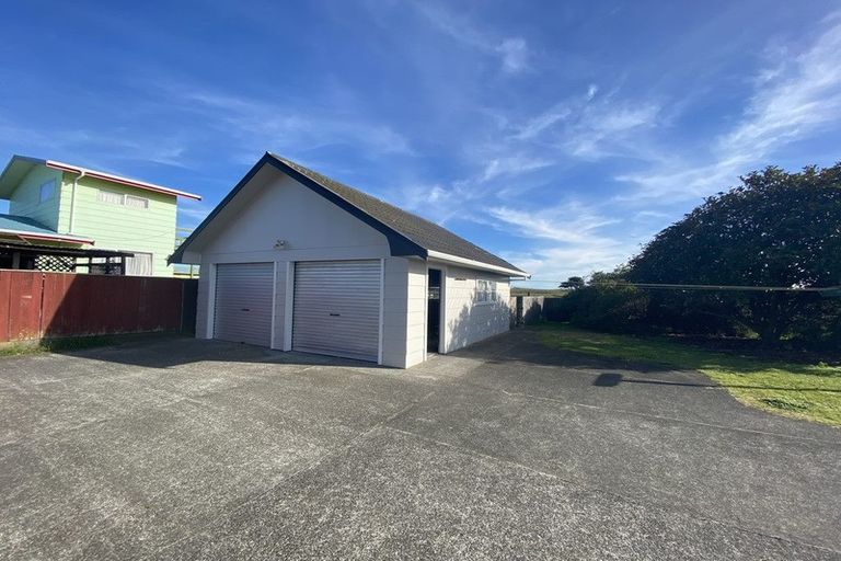 Photo of property in 46 Lee Street, Castlecliff, Whanganui, 4501
