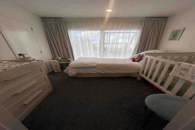 Photo of property in 5/72 Tiraumea Drive, Pakuranga, Auckland, 2010