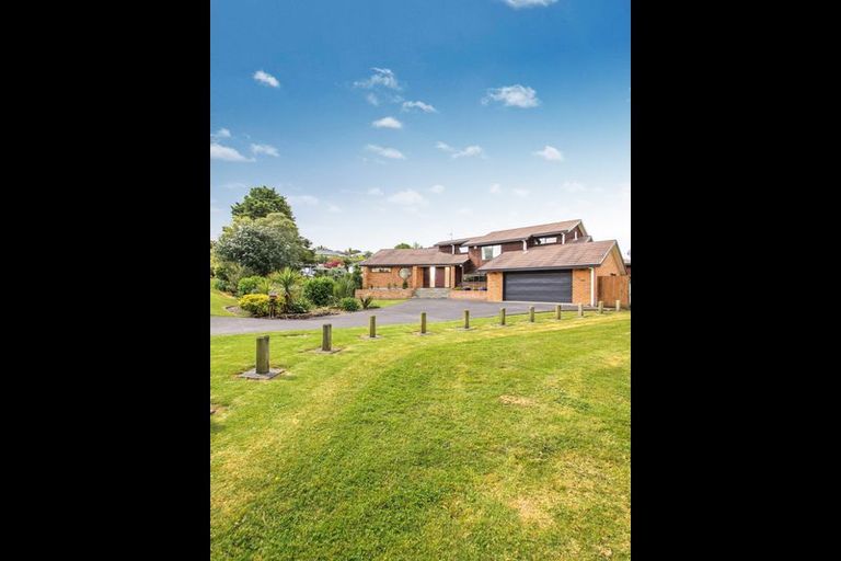 Photo of property in 6 Khaleel Place, Henderson, Auckland, 0612