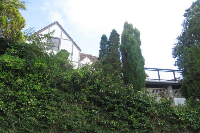 Photo of property in 43 Singers Road, Korokoro, Lower Hutt, 5012