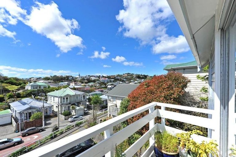 Photo of property in 172u1 Ohiro Road, Brooklyn, Wellington, 6021