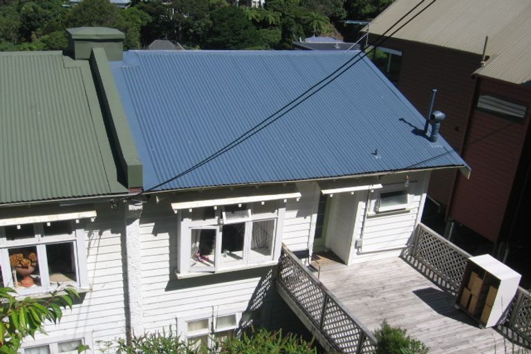 Photo of property in 18 Garden Road, Northland, Wellington, 6012