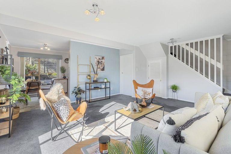 Photo of property in 85 Churton Drive, Churton Park, Wellington, 6037