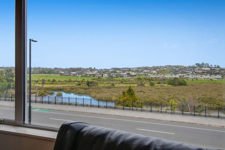 Photo of property in 140 Arran Point Parade, Orewa, 0931